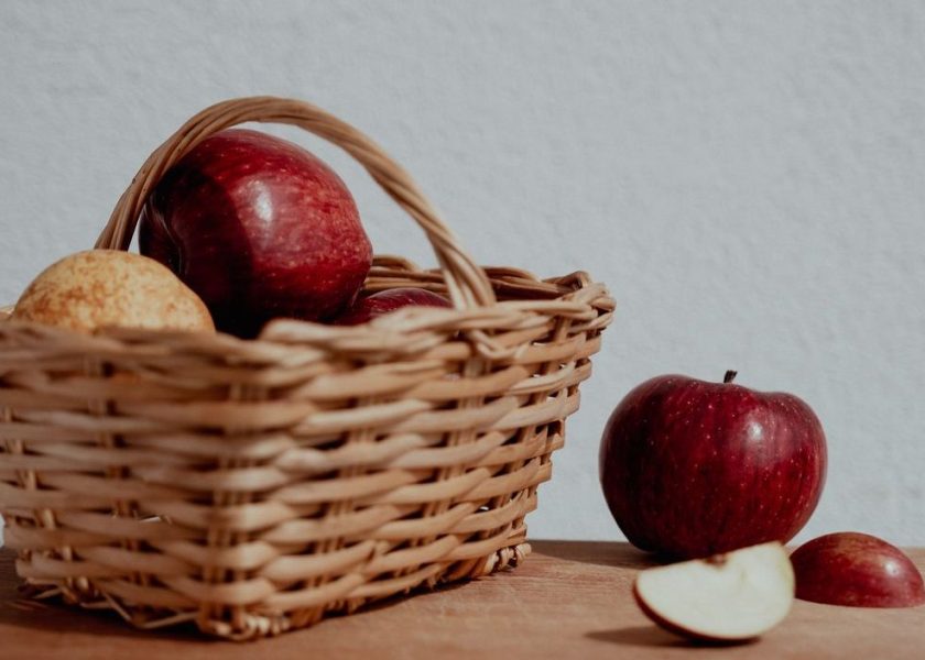 Apples basket